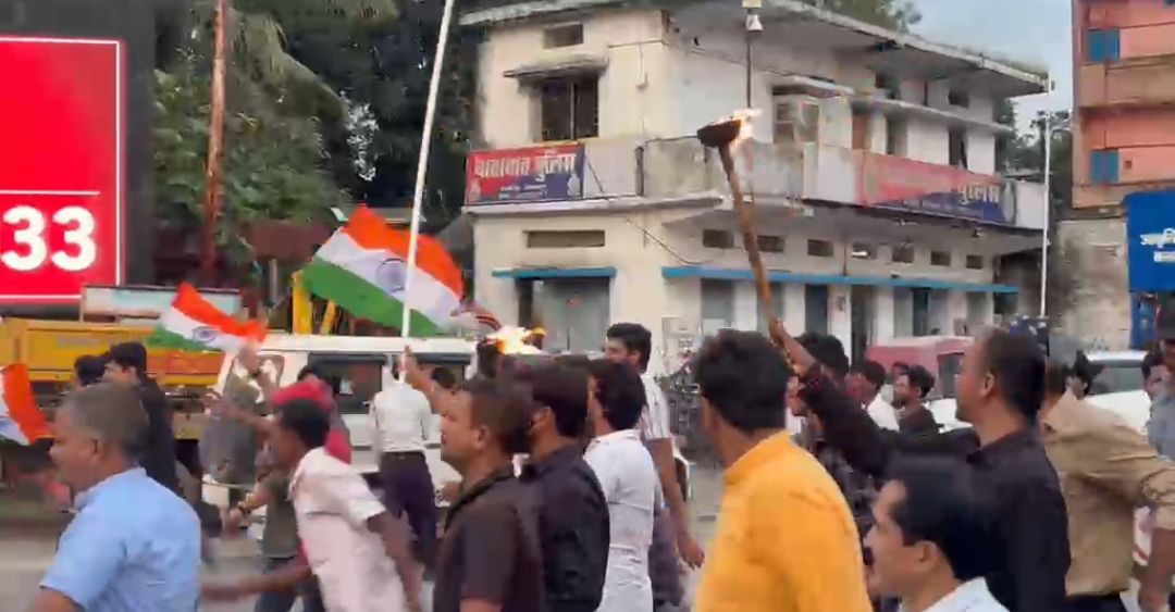 वंदे मातरम को लेकर भाजपा और कांग्रेस कार्यकर्ताओं के बीच जमकर